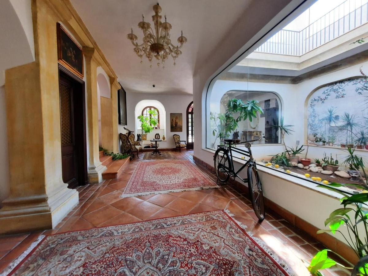 Villa Del Commendatore Sirugo 阿沃拉 外观 照片