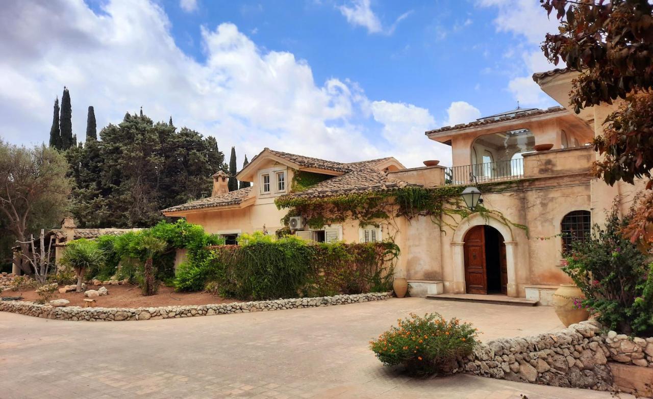 Villa Del Commendatore Sirugo 阿沃拉 外观 照片