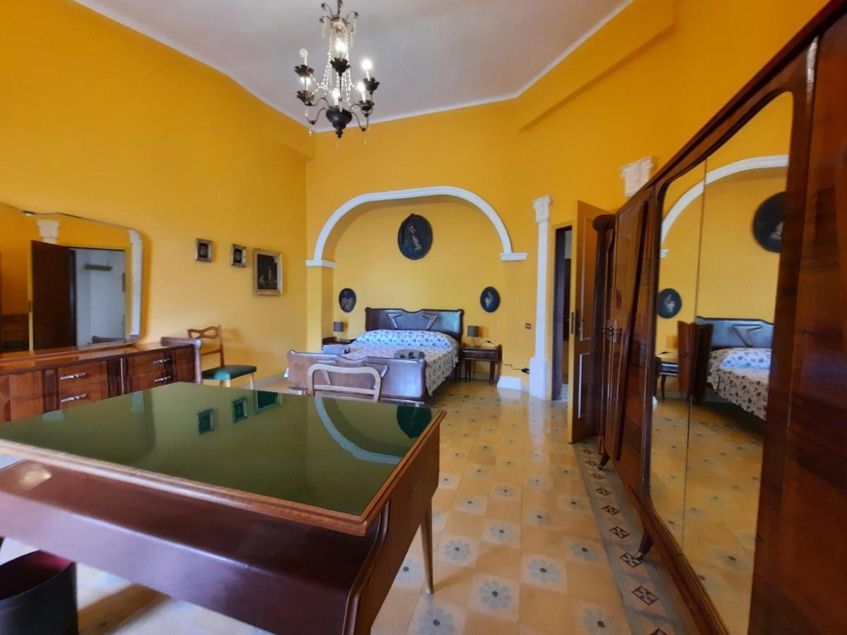 Villa Del Commendatore Sirugo 阿沃拉 外观 照片
