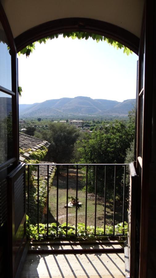 Villa Del Commendatore Sirugo 阿沃拉 外观 照片