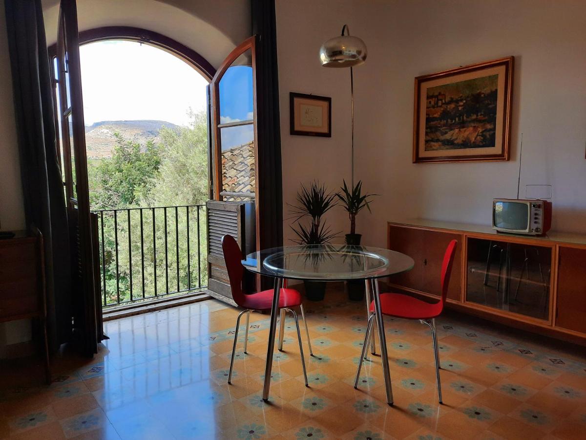 Villa Del Commendatore Sirugo 阿沃拉 外观 照片